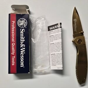 Smith & Wesson® Executive Gold Frame Lock Folding Knife